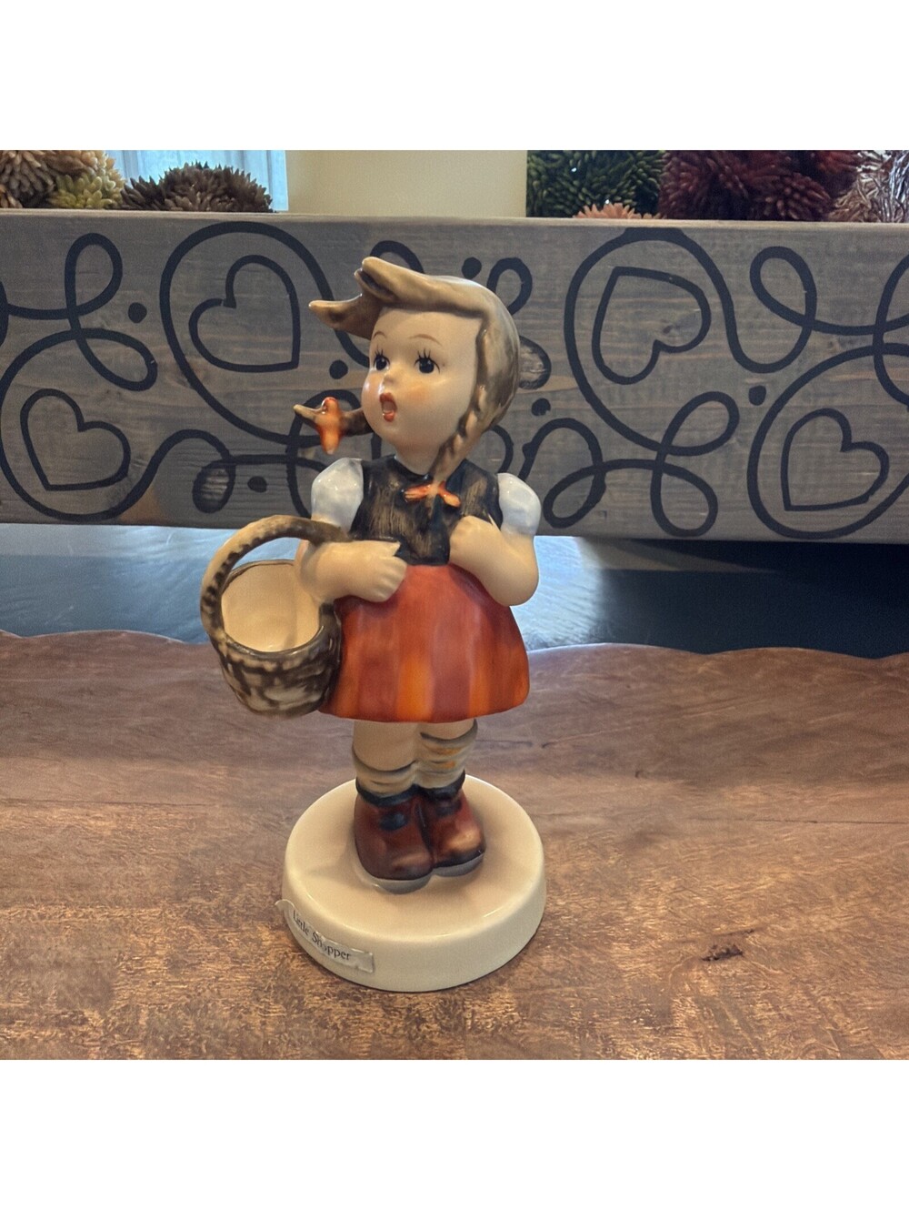 Hummel Goebel Little Shopper Figurine Girl with Basket #96   4 1/2”